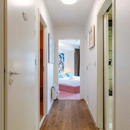 Huswell - Stylish With Sea View Apartment Ostend
