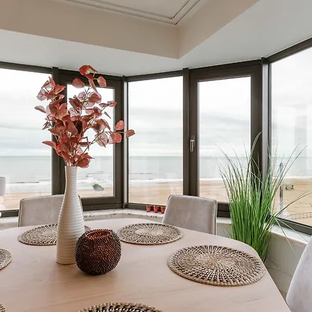 Huswell - Stylish With Sea View Апартаменты *