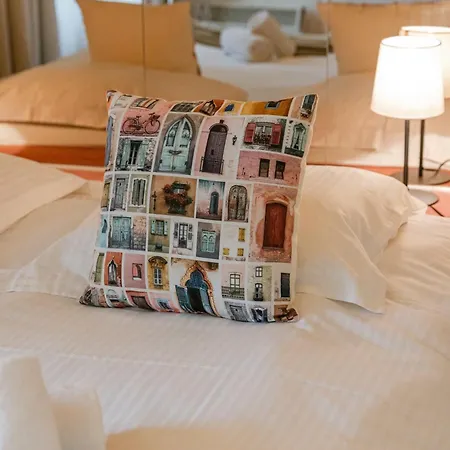 Huswell - Stylish With Sea View *